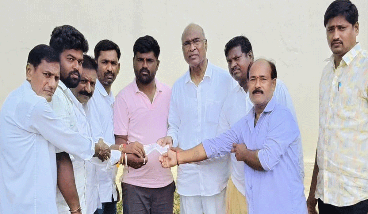 Sri Lakshmi Narasimhaswamy Temple | రేకొండ శ్రీ లక్ష్మీనరసింహస్వామి ఆలయ అభివృద్ధికి చాడ 50 వేల విరాళం