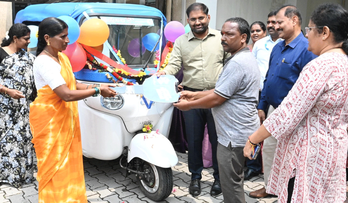 Pollution-free vehicles | కాలుష్య రహిత వాహనాలు వినియోగించాలి.. పెద్దపల్లి కలెక్టర్‌ కోయ శ్రీ హర్ష