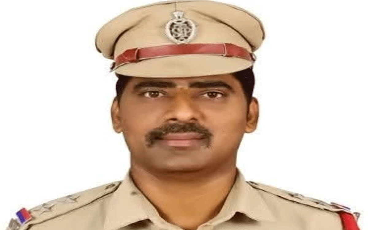 Alcohol in public places | బహిరంగ ప్రదేశాల్లో మద్యం సేవిస్తే కేసులు.. పొత్కపల్లి ఎస్సై దీకొండ రమేష్