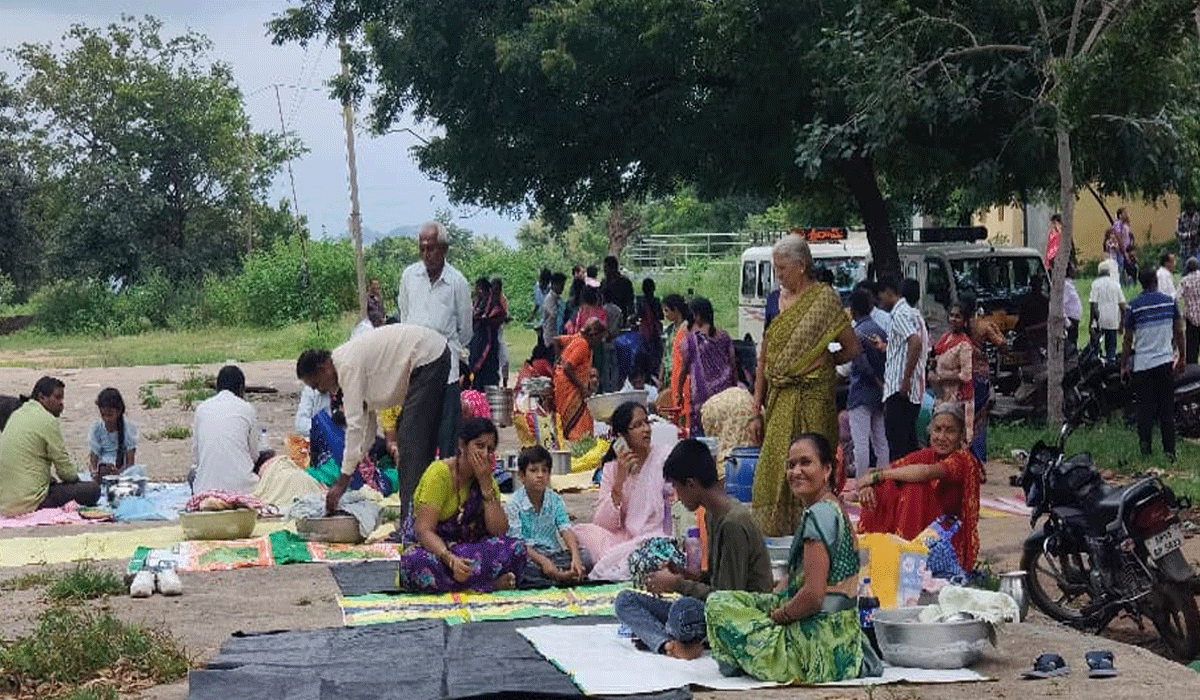 karimnagar | మక్తపల్లి పెరిక కులస్తుల వనభోజనాలు