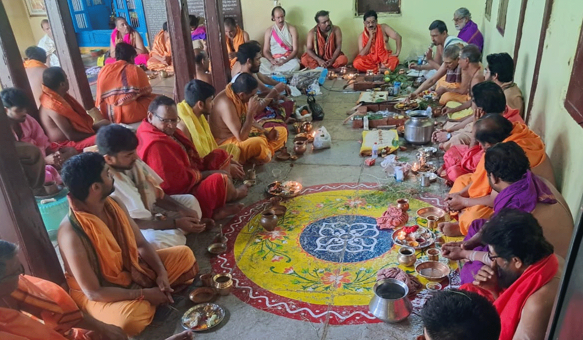 Jagityal | అఖిల బ్రాహ్మణ సేవా సంఘం ఆధ్వర్యంలో ఘనంగా ఉపాకర్మ