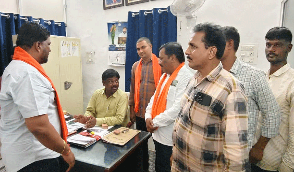 Etthonda Road | ఎత్తోండ రోడ్డు పక్కన నిర్మిస్తున్న రైస్ మిల్ పై చర్యలు తీసుకోవాలి
