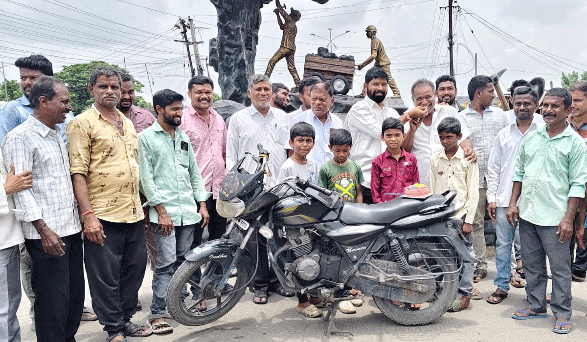 Korukanti Chander | కోల్ బెల్టులో ఘనంగా ఫ్రెండ్షిప్ డే వేడుకలు.. శుభాకాంక్షలు తెలిపిన మాజీ ఎమ్మెల్యే కోరుకంటి చందర్