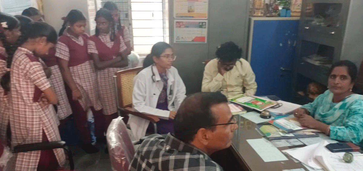 KGBGV | శంకరపట్నంలో విద్యార్టులను కరిచిన ఎలుకలు.. కస్తూర్బా గాంధీ బాలికల పాఠశాలలో విచారించిన అధికారులు