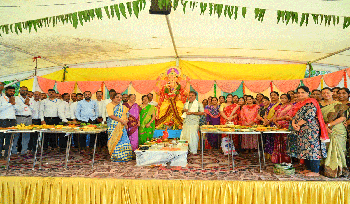 Alphorse  E-Techno School | ఆల్ఫోర్స్ ఈ-టెక్నో స్కూల్ లో మహా గణపతికి మహా నైవేద్యం