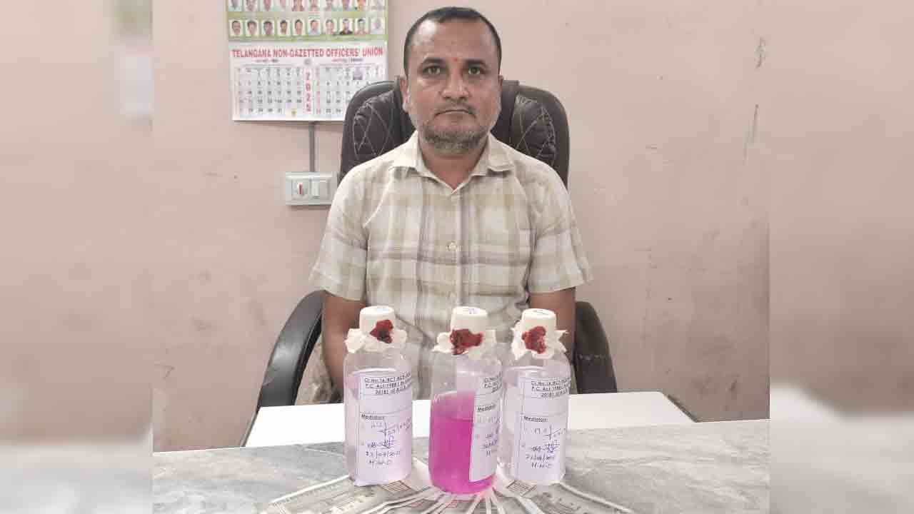 ACB Raid | రూ.5 వేలు లంచం తీసుకుంటు పట్టుబడ్డ సబ్ రిజిస్ట్రార్