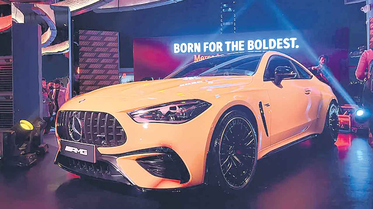 మెర్సిడెజ్‌ బెంజ్‌.. ఏఎంజీ సీఎల్‌ఈ 53 4మ్యాటిక్‌+ కౌప్‌ మాడల్‌