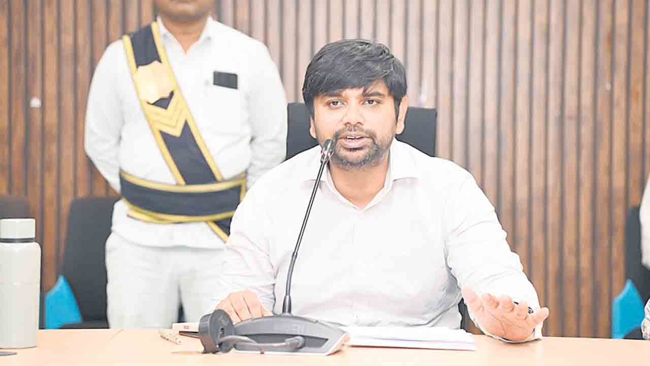 యూరియాపై నిఘా పెట్టాలి