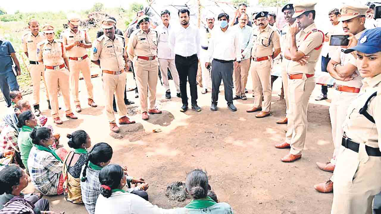 అర్హులైన గిరిజనులకు పోడు పట్టాలిస్తాం