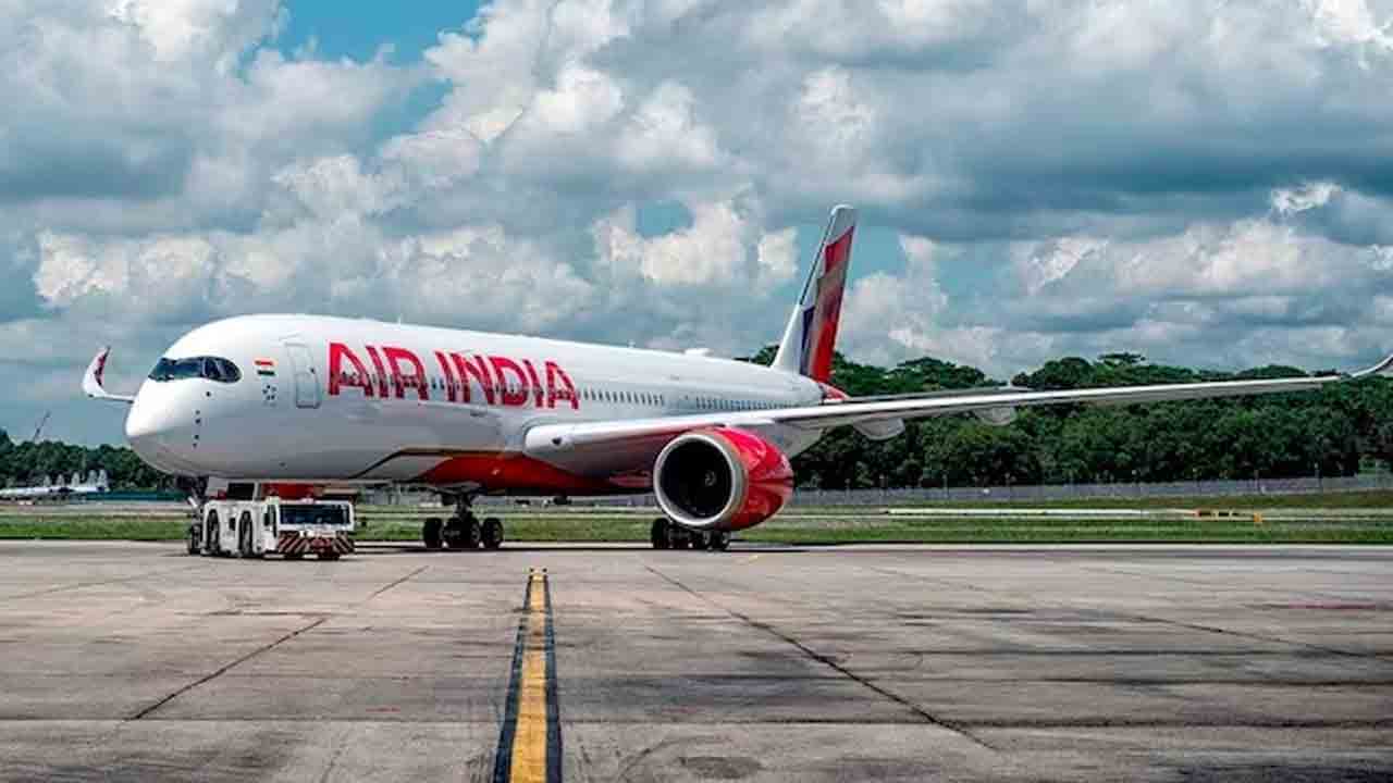Air India | విమానంలో బొద్దింకలు.. సారీ చెప్పిన ఎయిర్‌ ఇండియా
