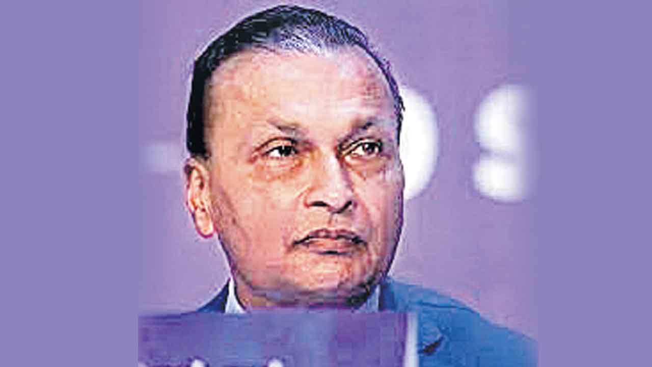 అనిల్‌ అంబానీపై లుకౌట్‌ నోటీసులు.. ఈ నెల 5న హాజరుకావాలని ఆదేశం