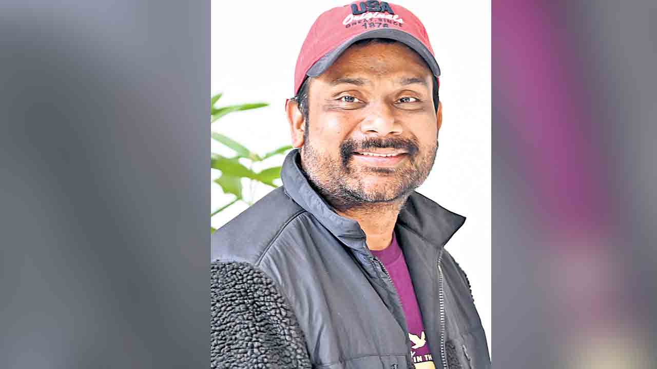 ఫస్ట్‌కాపీ చూసి ఎమోషనల్‌ అయ్యారు