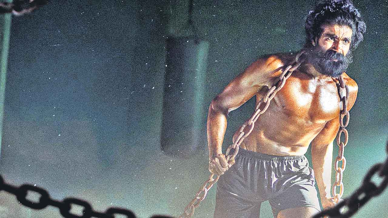 అర్జున్‌ చక్రవర్తి విన్యాసాలు