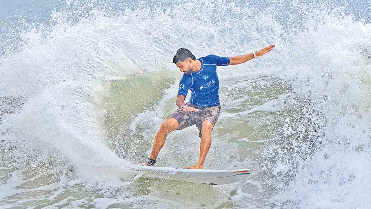 రమేశ్‌కు కాంస్యం… సర్ఫింగ్‌లో కొత్త చరిత్ర