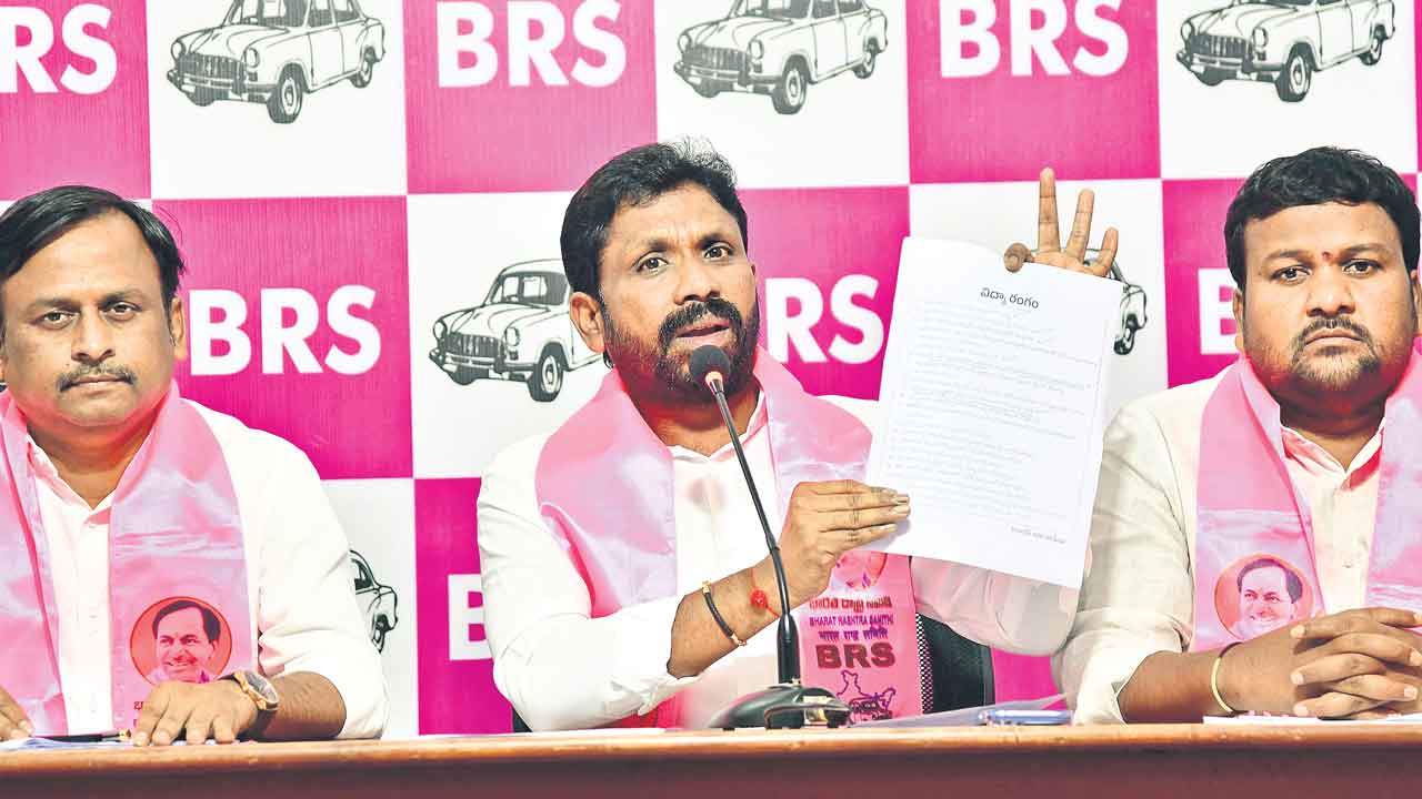 రేవంత్‌రెడ్డి.. జాబ్‌ చోర్‌!