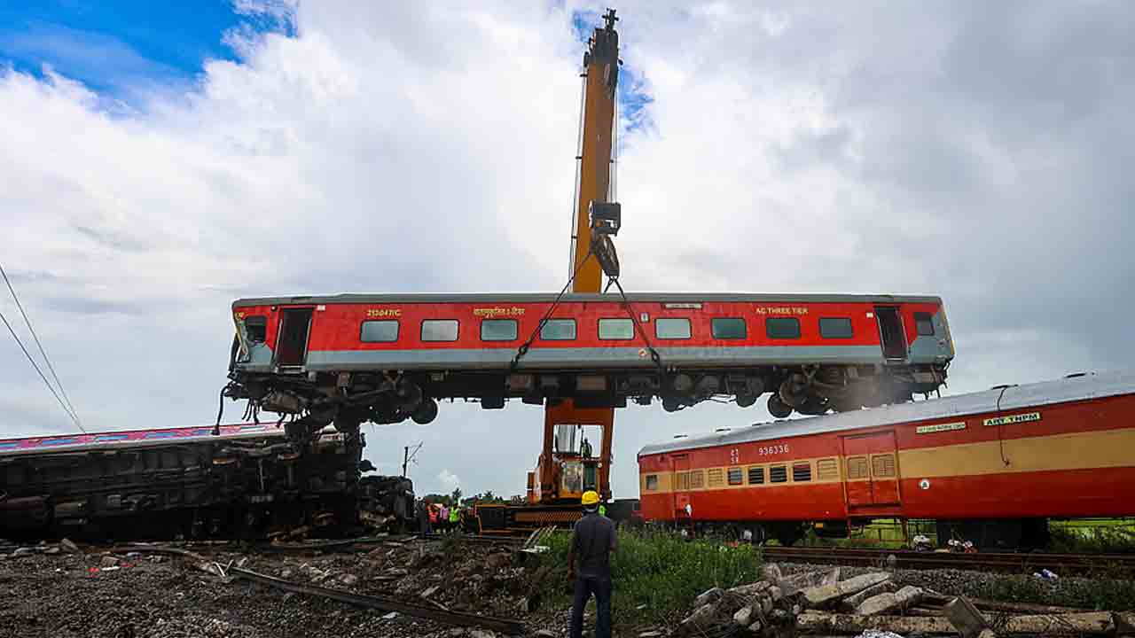 Bagmati Express Train Accident | అది కుట్రే.. భాగమతి ఎక్స్‌ప్రెస్ ప్రమాదంపై సీఆర్‌ఎస్‌ నివేదిక