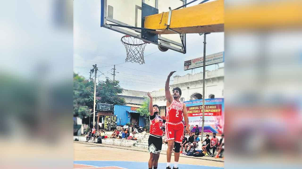 హోరాహోరీగా.. బాస్కెట్‌ బాల్‌ లీగ్‌ పోటీలు