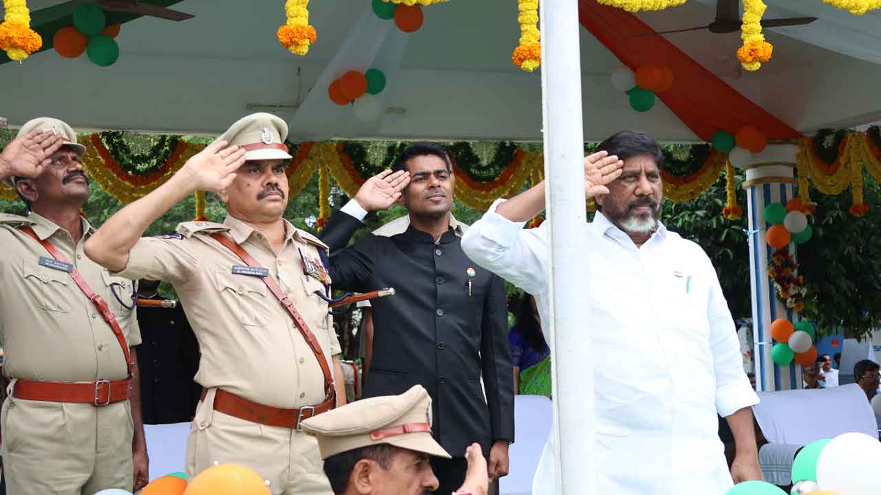 ప్రగతి పథంలో ఖమ్మం జిల్లా