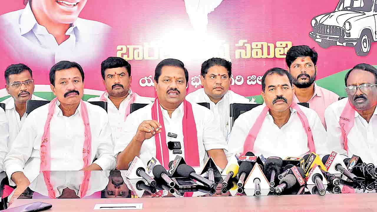 బీసీలను దగా చేస్తున్న కాంగ్రెస్‌ సరార్‌.. కామారెడ్డి డిక్లరేషన్‌ హామీ ఏమైంది