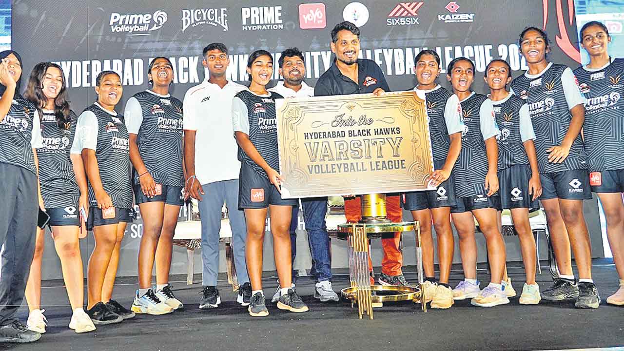 హోరాహోరీగా వాలీబాల్‌ లీగ్‌