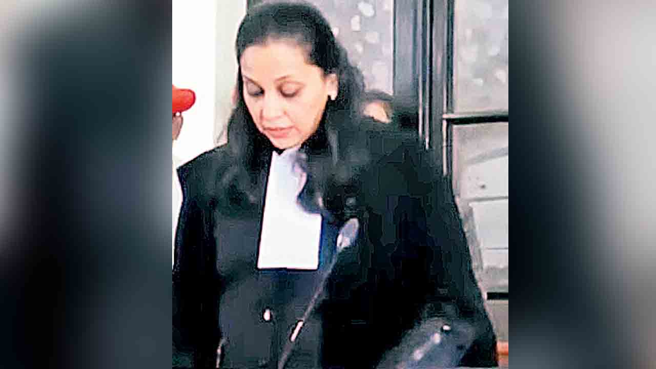 బాంబే హైకోర్ట్‌ జడ్జిగా బీజేపీ మాజీ అధికార ప్రతినిధి ప్రమాణం