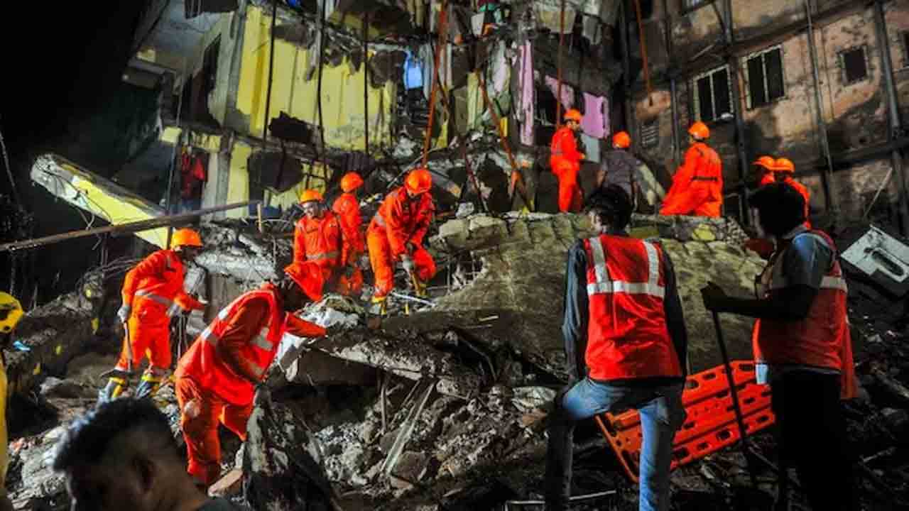 Building Collapses | ఇల్లీగల్ బిల్డింగ్ కూలి 15 మంది మృతి.. భవనం యజమాని అరెస్ట్