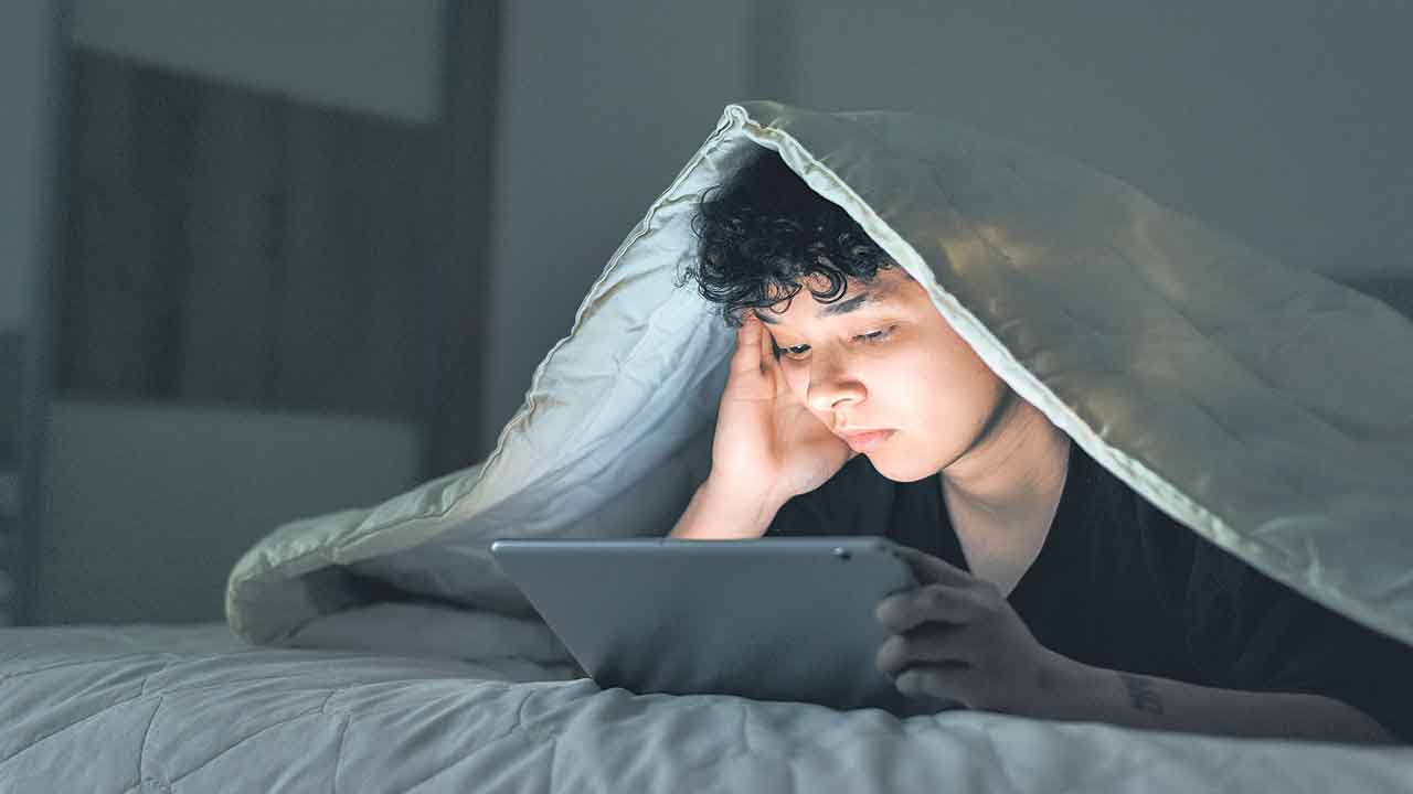 Internet Usage | గీత దాటితే.. రాత చెడిపోతుంది!