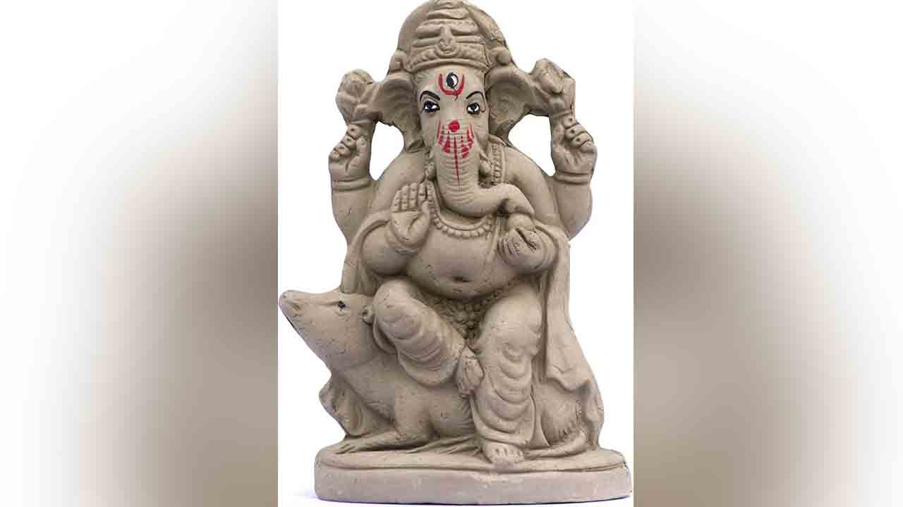 Clay Ganesh | ఉచితంగా మట్టి గణపతుల పంపిణీ.. వివరాలివే