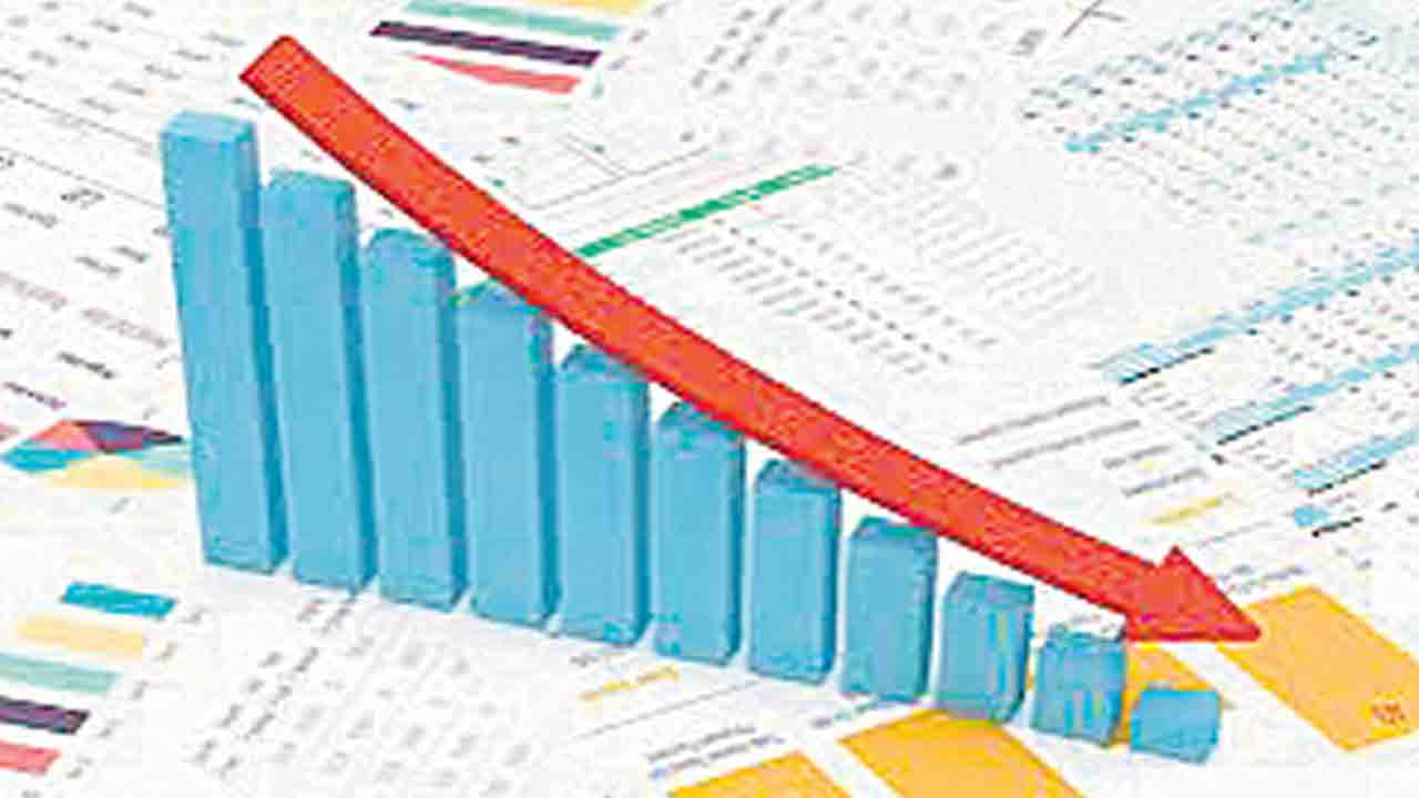 నెమ్మదించిన కీలక రంగాలు.. జూలై నెలలో 2 శాతం మాత్రమే వృద్ధి