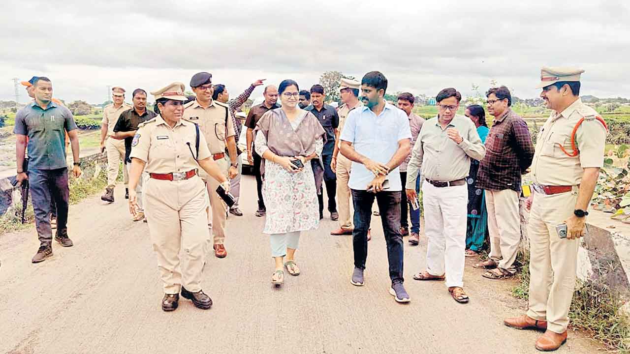 గల్లంతైన వ్యక్తి కోసం డ్రోన్లతో గాలింపు