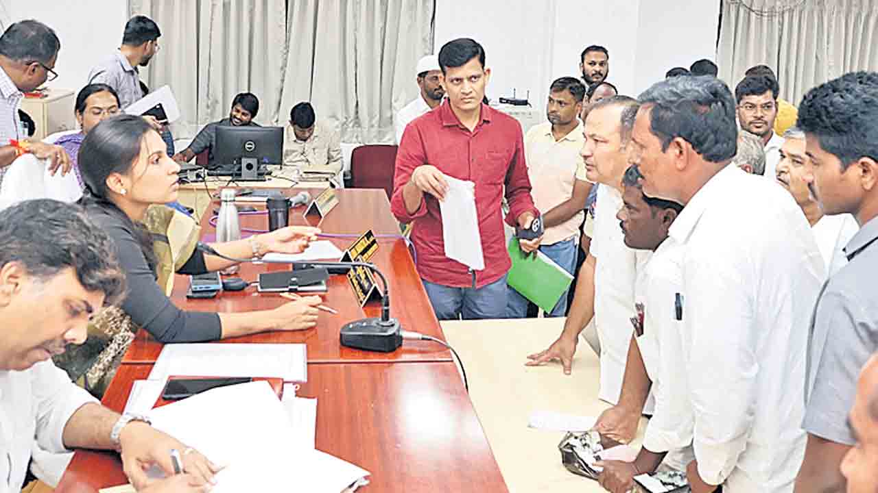 నిమ్జ్ ప్రాజెక్టుకు భూములిస్తాం