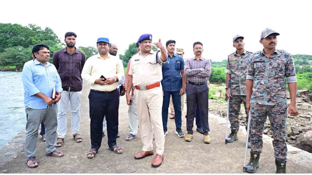 Collector Rahul Raj | ప్రకృతి విపత్తుల్లో ప్రజల రక్షణకు సంసిద్ధం.. పోచారం డ్యామ్‌ సందర్శనలో కలెక్టర్ రాహుల్ రాజ్