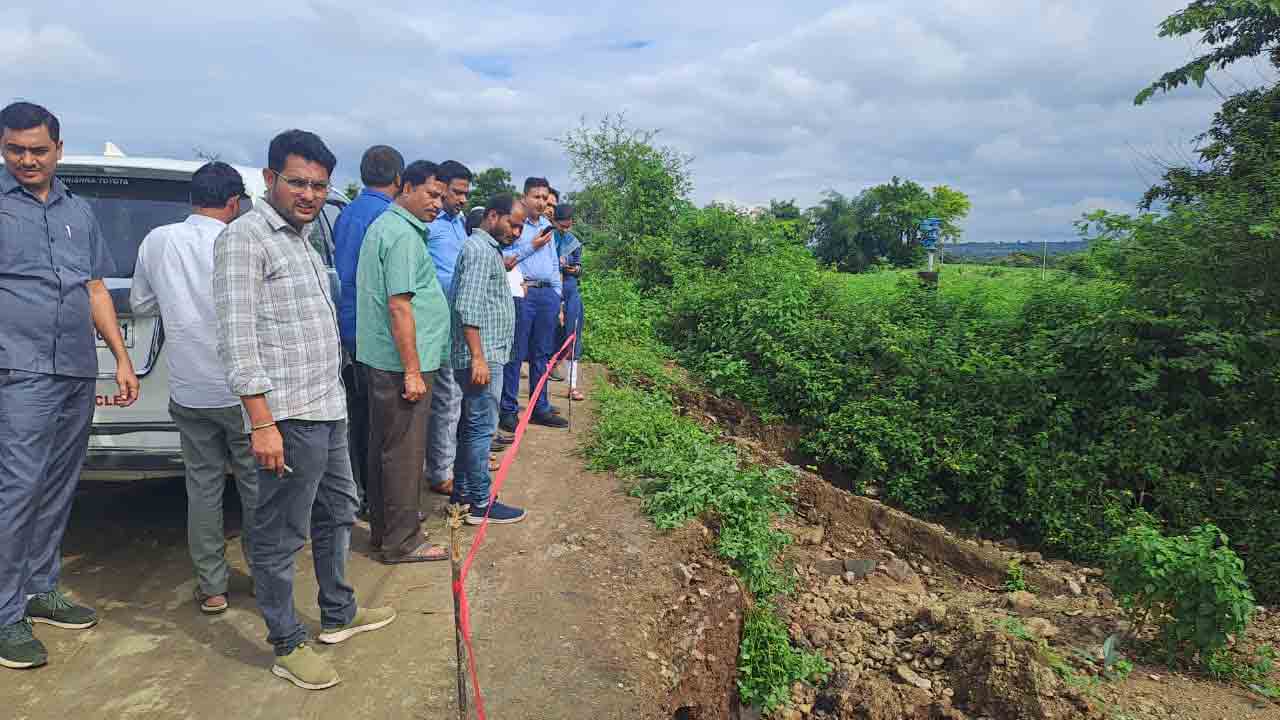 Collector Rajarshi Shah | గ్రామ సమస్యల పరిష్కారానికి చర్యలు : కలెక్టర్ రాజర్షి షా