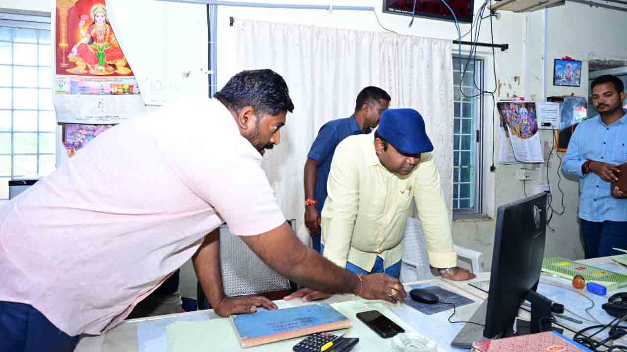 Collector Rahulraj1