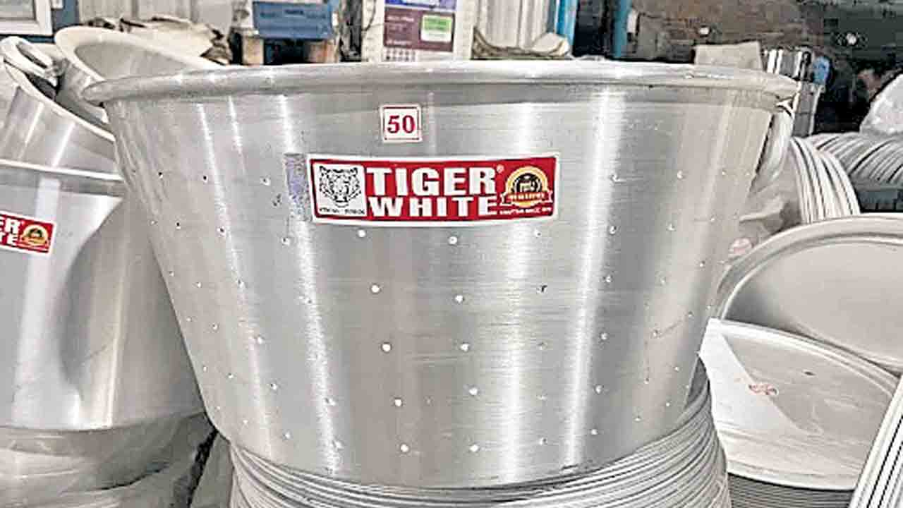 ‘సరస్వతి’ వంటపాత్రలతో శరీరంలోకి సీసం