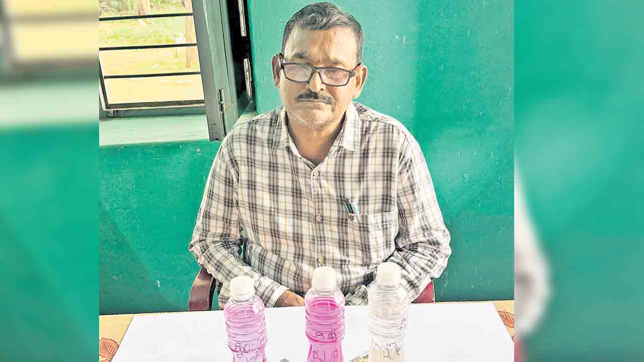 ఎంబీ రికార్డుకు 11 వేల లంచం