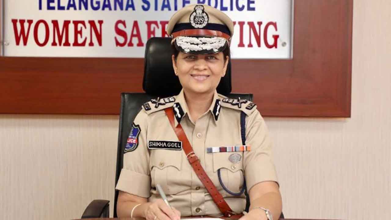 క్రెడిట్‌కార్డుల ముసుగులో సైబర్‌ మోసాలు అప్రమత్తంగా ఉండండి : డీజీ శిఖాగోయెల్‌