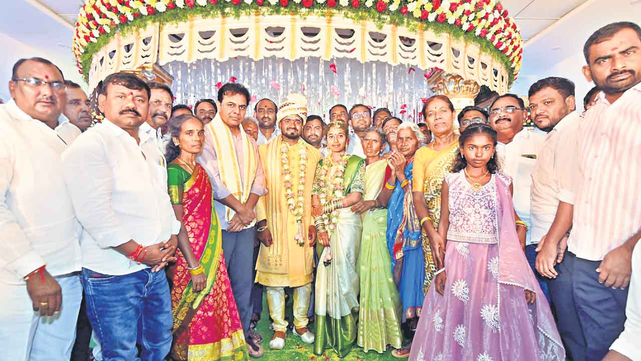 మాట ఇచ్చి.. పెండ్లి చేసి.. అన్నీ తానై దగ్గరుండి వివాహం జరిపించిన కేటీఆర్‌