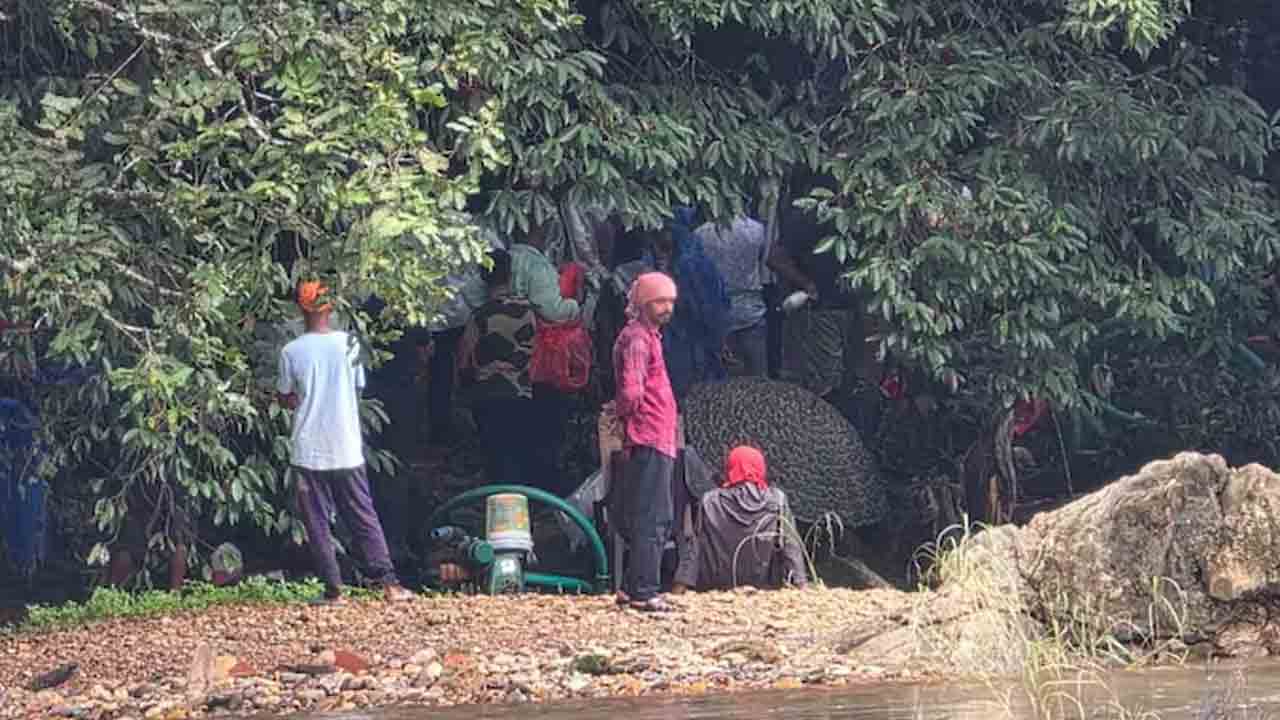 ధర్మస్థల సామూహిక హత్యల కేసు.. ఒక చోట అవశేషాలు లభ్యం !