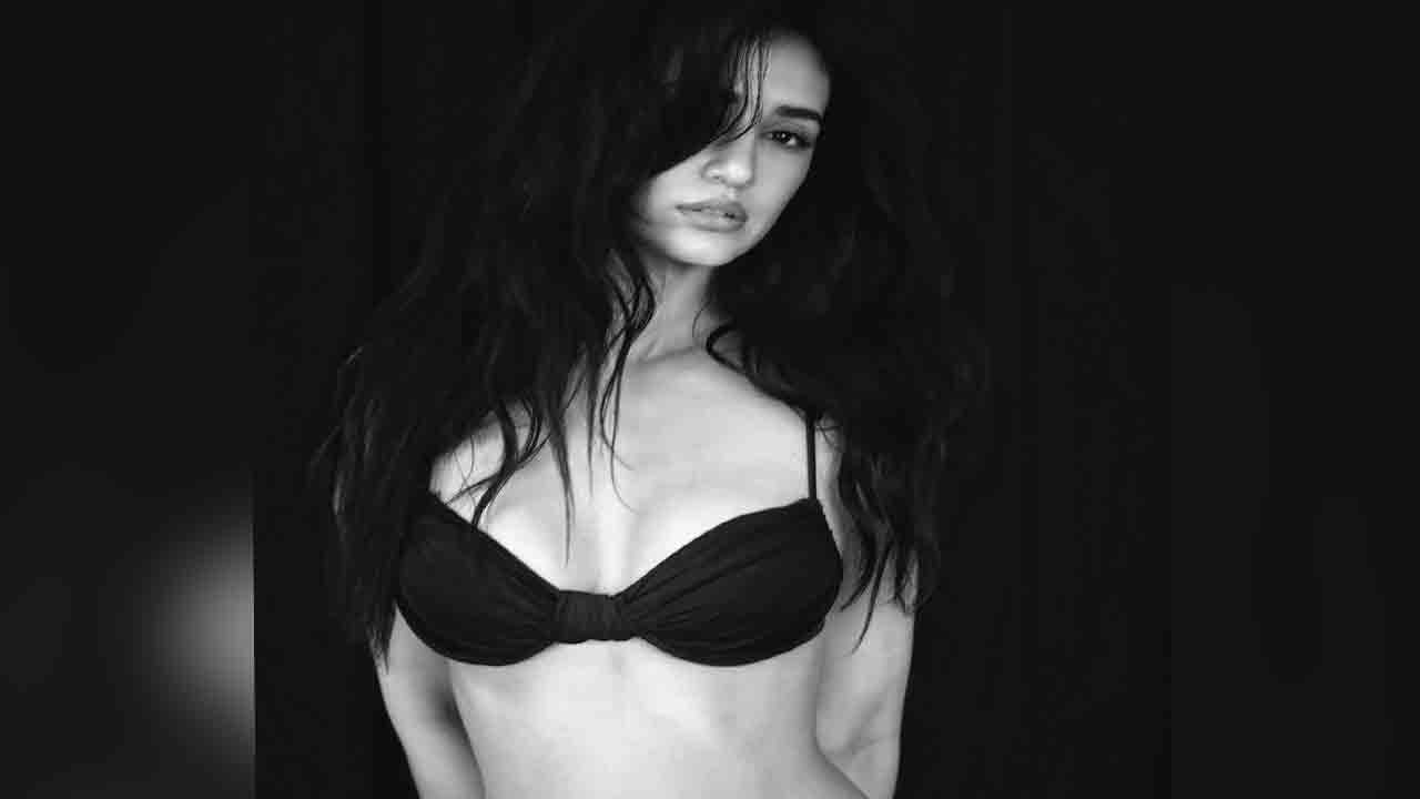 Disha Patani | బ్లాక్ డ్రెస్సులో కుర్రకారుని పిచ్చెక్కిస్తున్న దిశా పటానీ