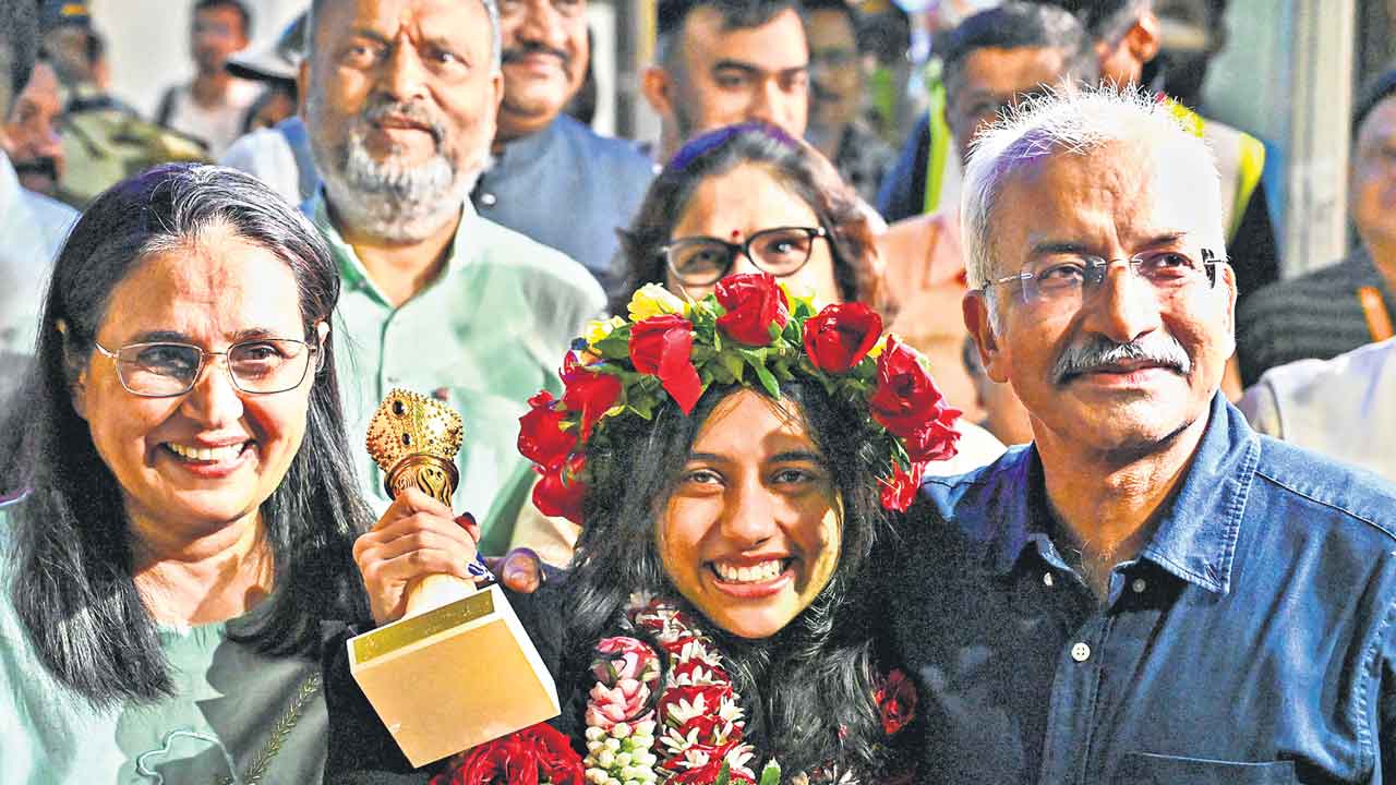 దివ్యకు ఘన స్వాగతం