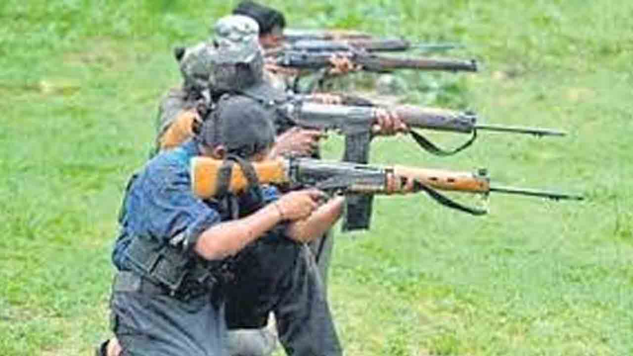 గడ్చిరోలిలో ఎన్‌కౌంటర్‌ నలుగురు నక్సలైట్లు మృతి