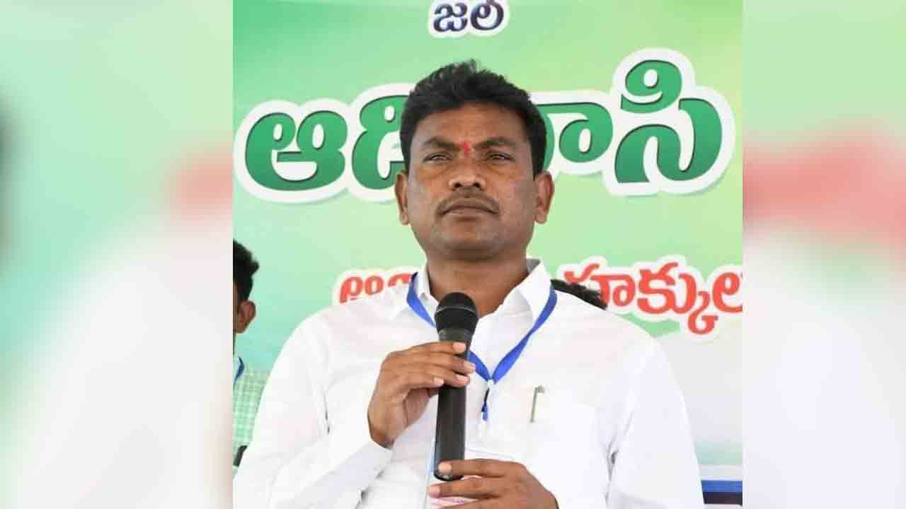 యూరియా కోసం సమరం..