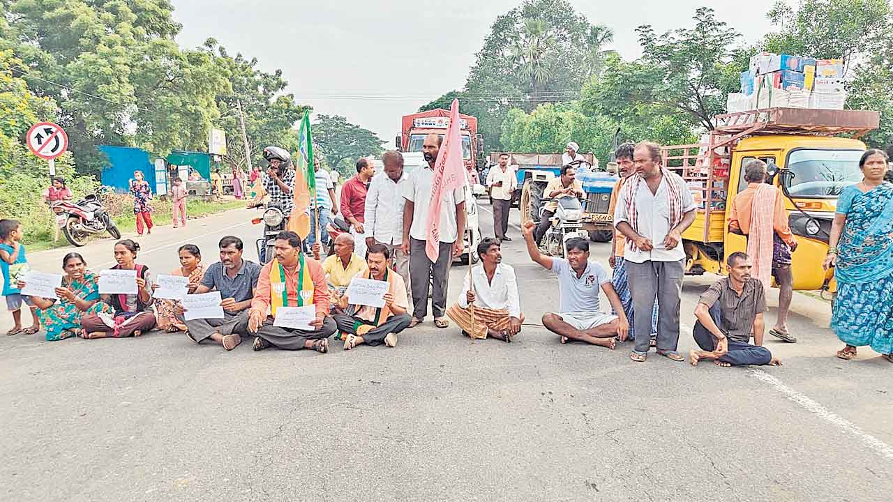 దేవాదుల నీటి కోసం రైతుల ఆందోళన