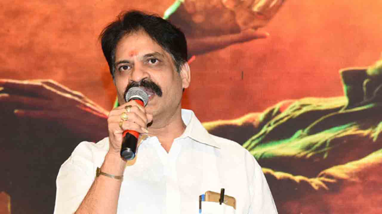 Film Chamber | సాప్ట్‌వేర్ ఉద్యోగులతో సమానంగా వేతనాలు.. సినీ కార్మికుల నిరసనపై ప్రసన్న కుమార్‌