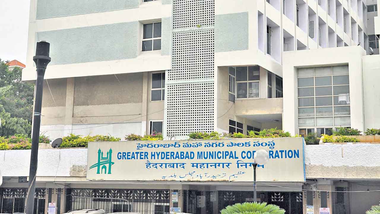 బల్దియాలో గలీజు దందా