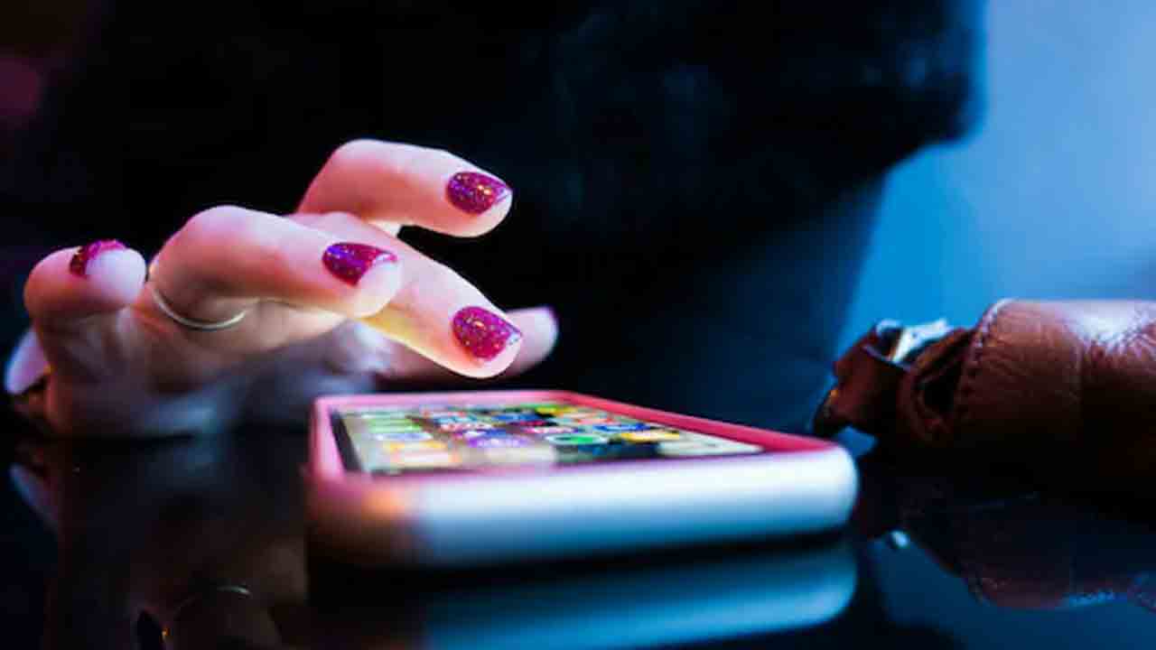 ఆన్‌లైన్‌ బెట్టింగ్‌ ఇక నేరం.. గేమింగ్‌ బిల్లుకు కేంద్ర క్యాబినెట్‌ ఆమోదం