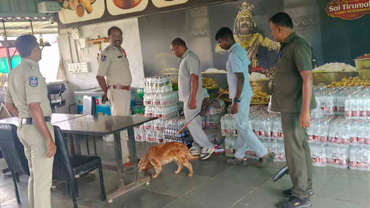 Ganesh Navaratri Utsavalu | గణేశ్‌ నవరాత్రి ఉత్సవాలు.. పోలీసుల విస్తృత తనిఖీలు