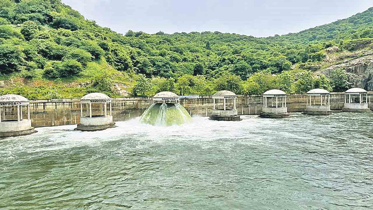 దిగొచ్చిన రాష్ట్ర సర్కార్‌