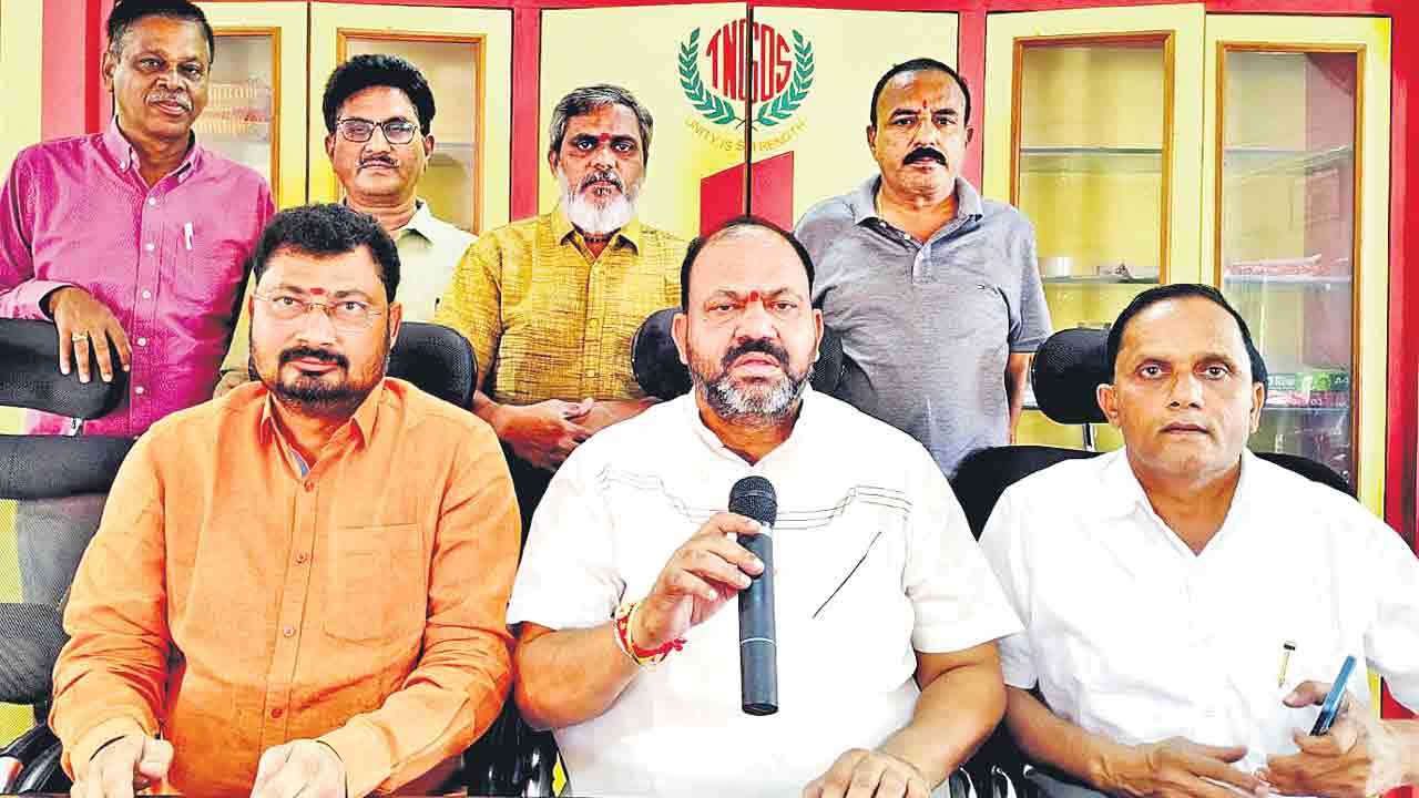 యుద్ధానికి సిద్ధం కావాలి.. ఉద్యోగుల సహనాన్ని పరీక్షిస్తున్న కాంగ్రెస్‌ ప్రభుత్వం